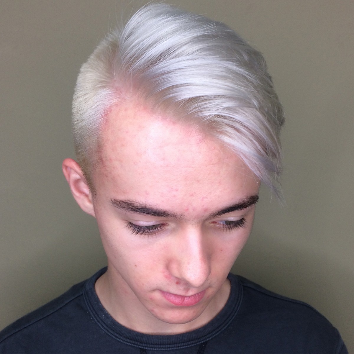 Silver Buzz With One Side Part