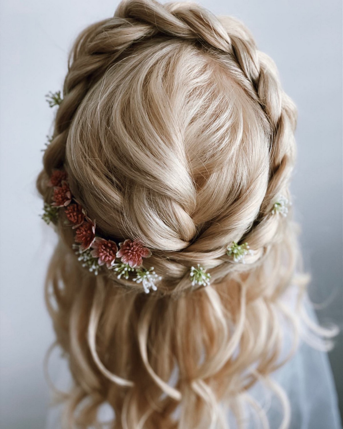 Twisted Halo Braid