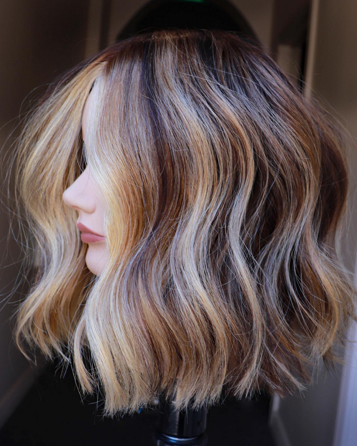 Bob Hair With Blonde Chunky Highlight