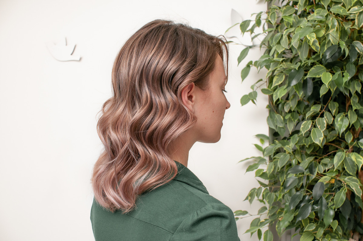 Wave Blonde Medium Length
