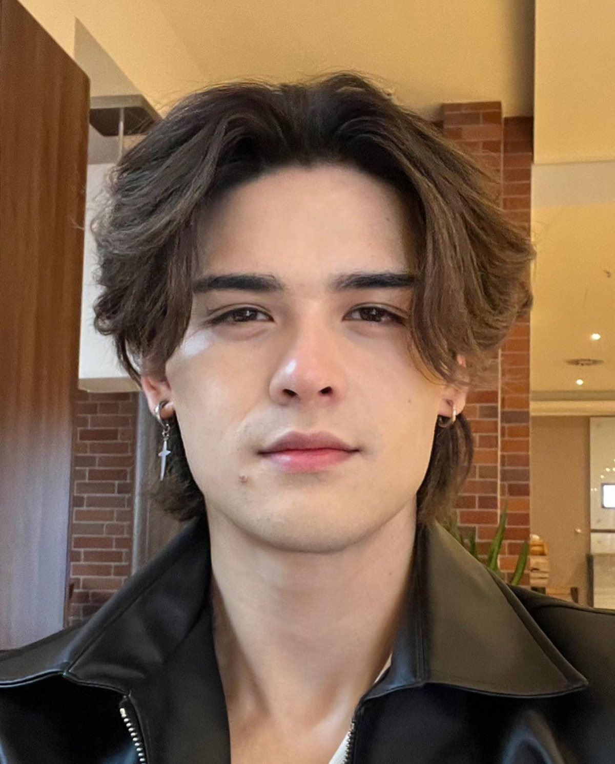 35 Wolf Cut Hairstyles For Men Bold & Eye Catchy Hood MWR