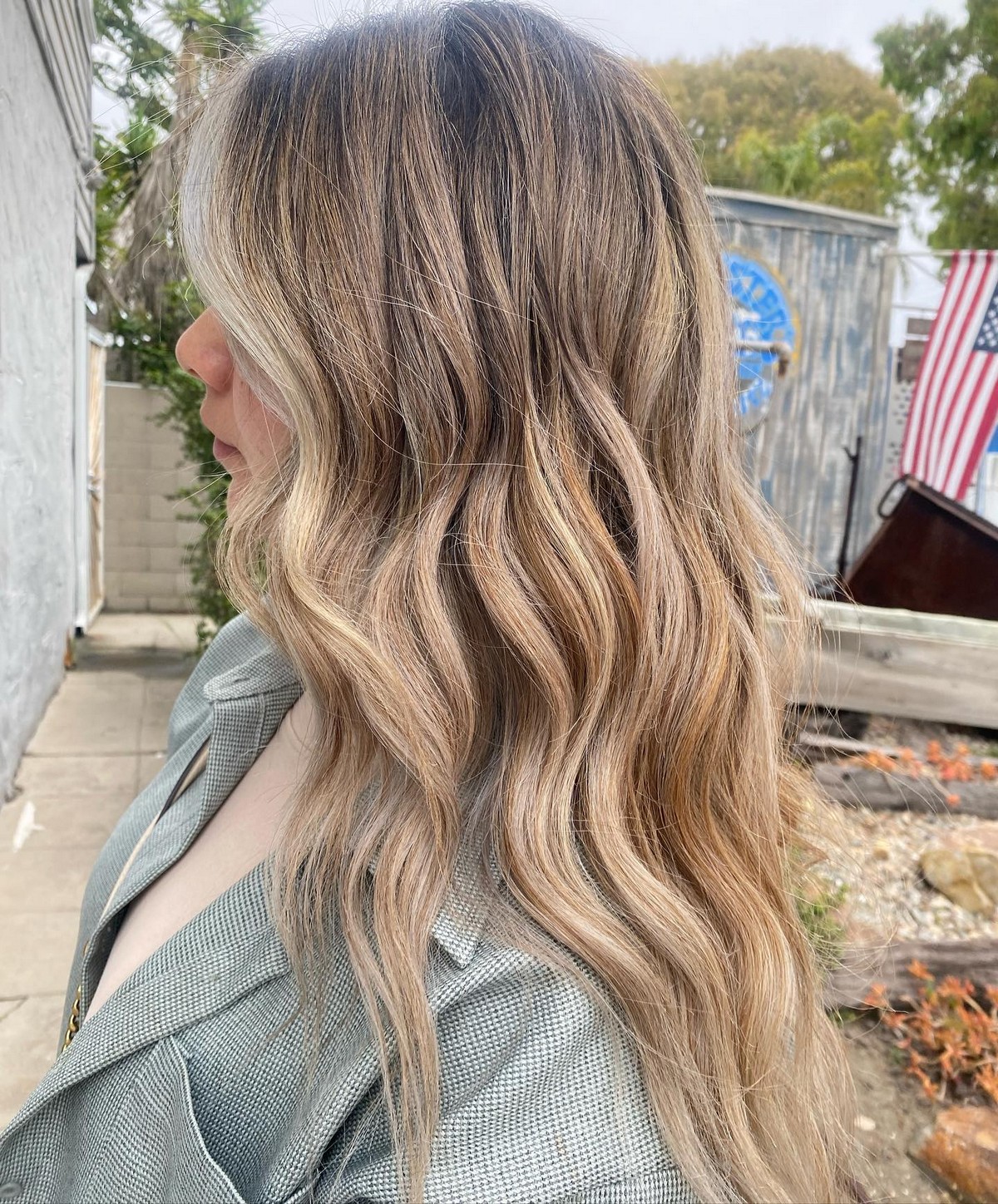 Ombre Blonde Layer Wavy Thick Hair