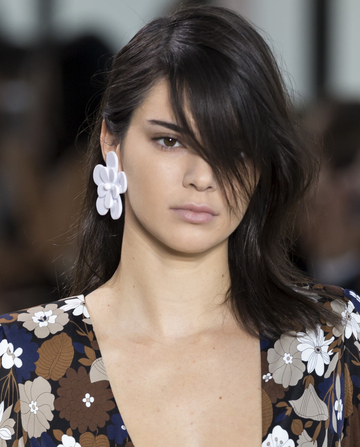Wavy Side-swept Bangs