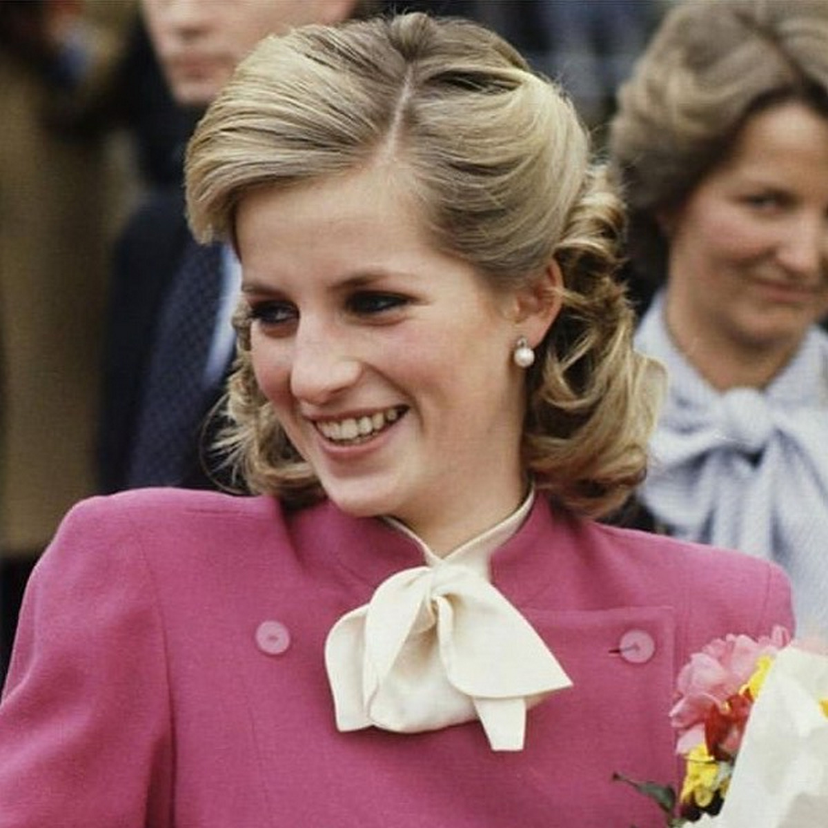 Top 35 Princess Diana Hairstyles - Hood MWR