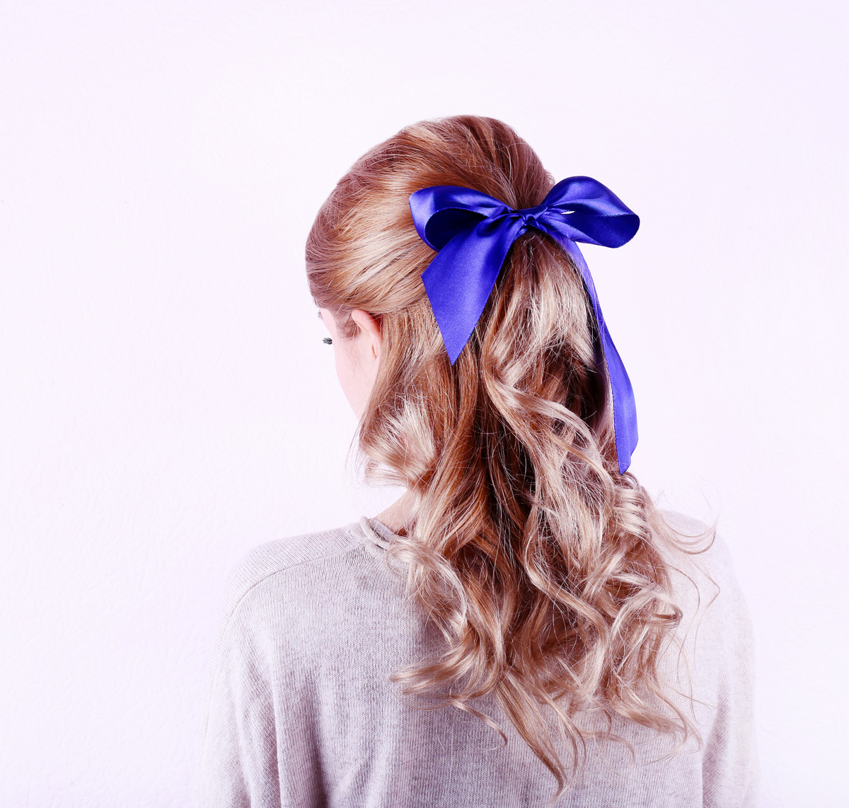 Shiny Wave Curl Half Up, Half Down With Bow