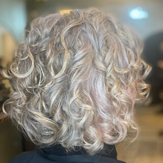42 Beautiful Curly Hair With Highlights in 2023 - Hood MWR