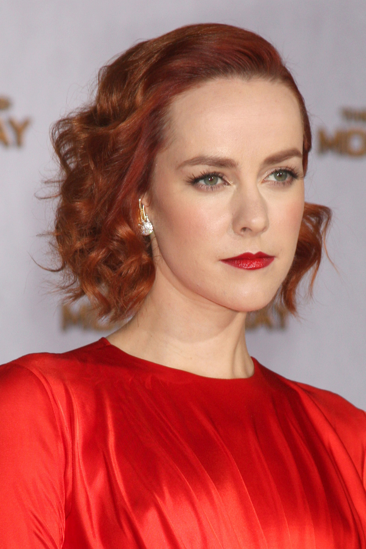 Jena Malone’s Copper Red Vintage Look