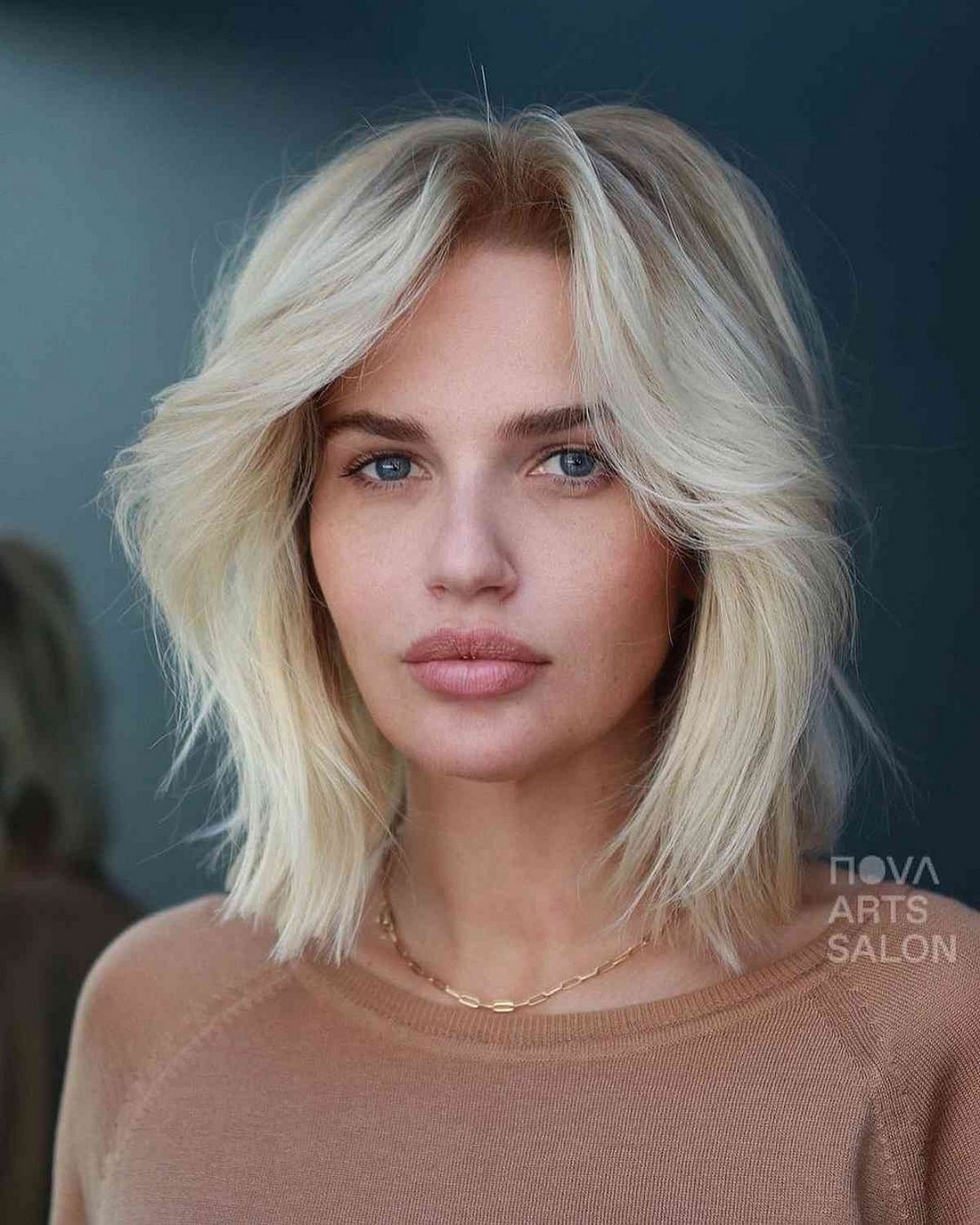 Shaggy Platinum Hairdo