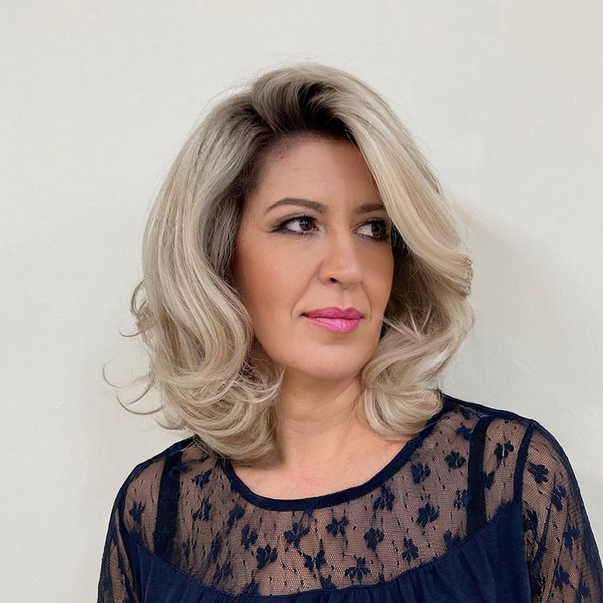 Shoulder Length Hair Blowout