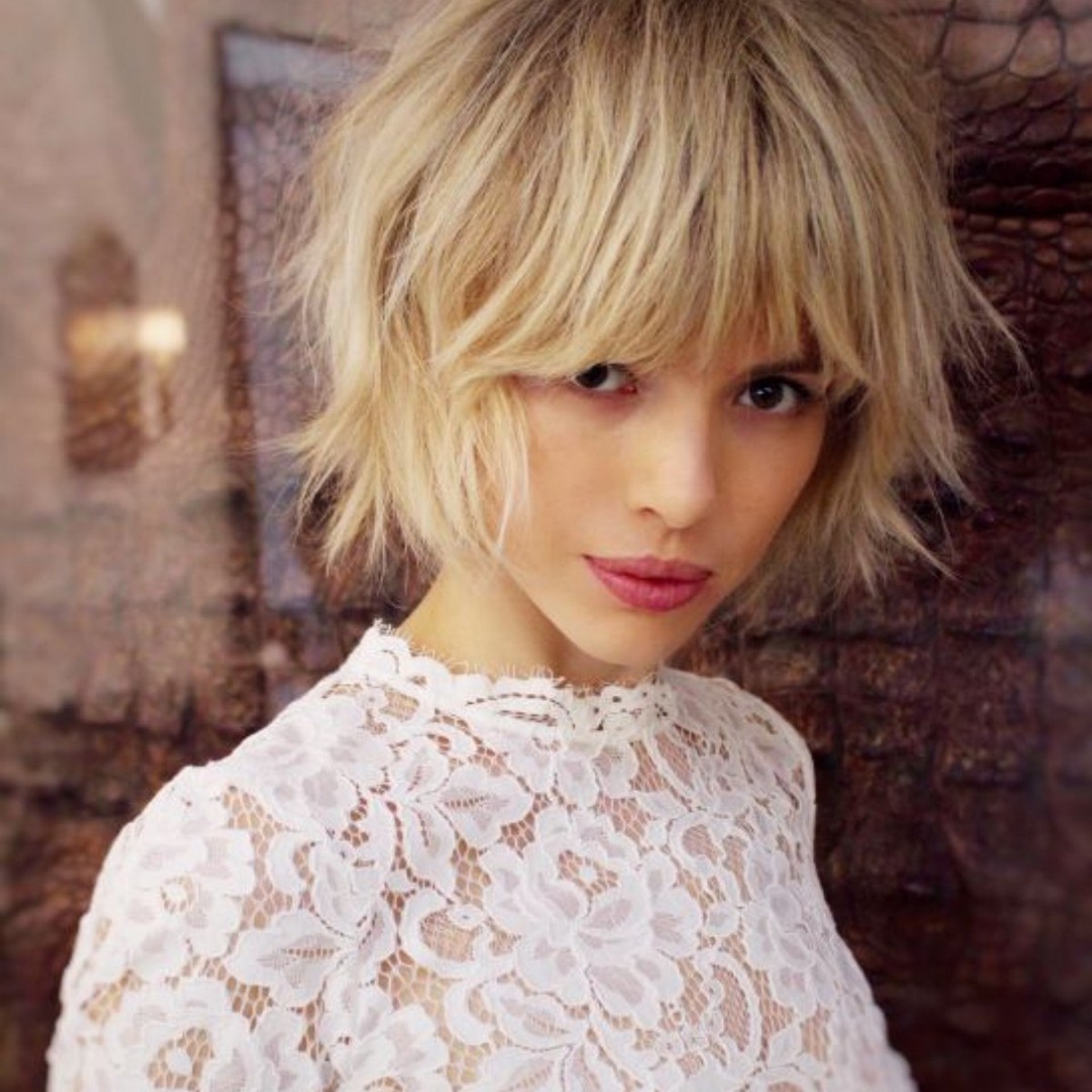 Shaggy Blunt Layer Bob With Bangs