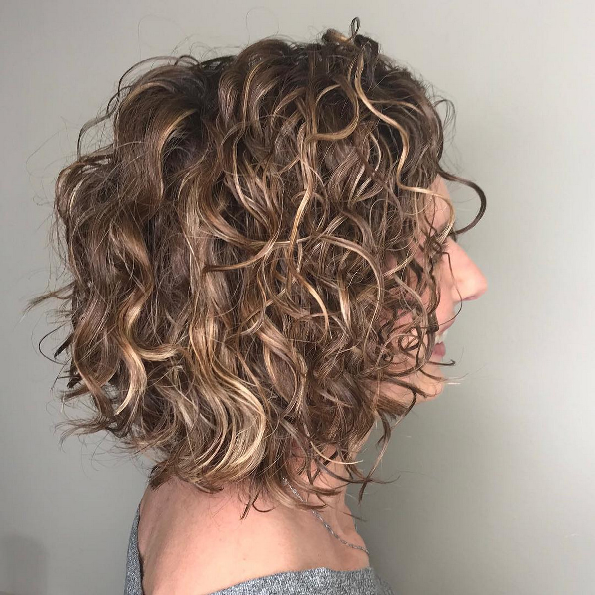 Wavy Messy Blonde Bob