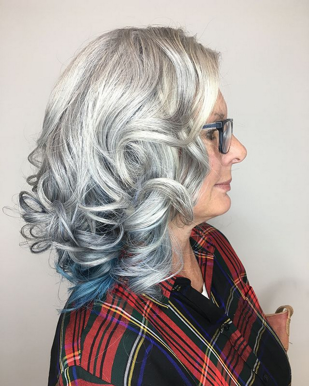 Gray Lowlights With A Bold Pop of Color