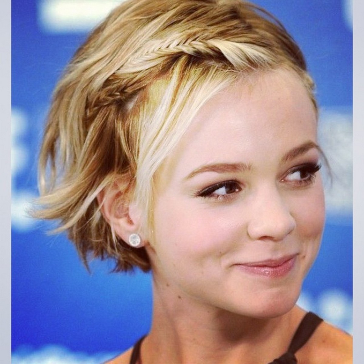 Pinned Bangs