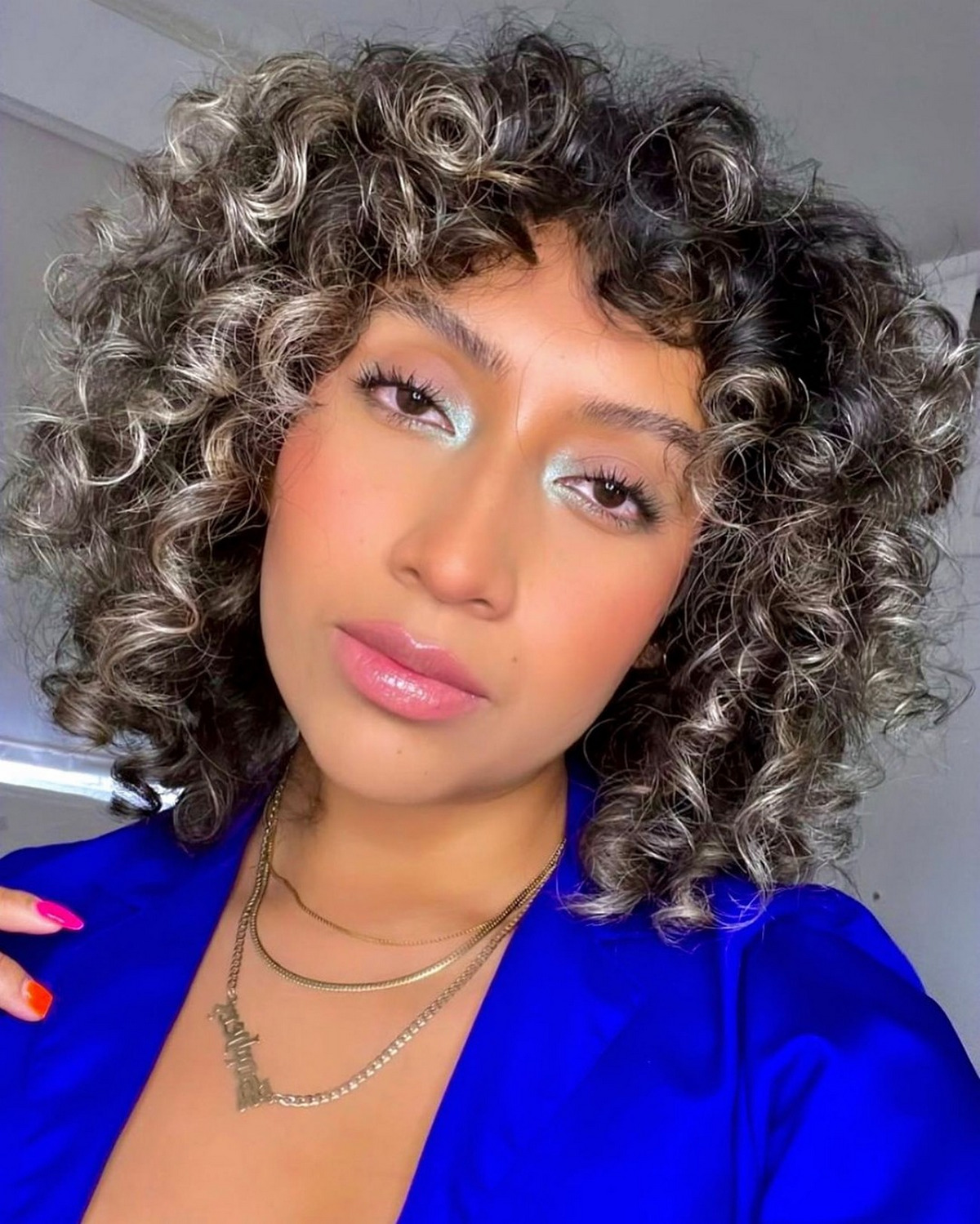 Medium Highlighted Style with Loose Curls
