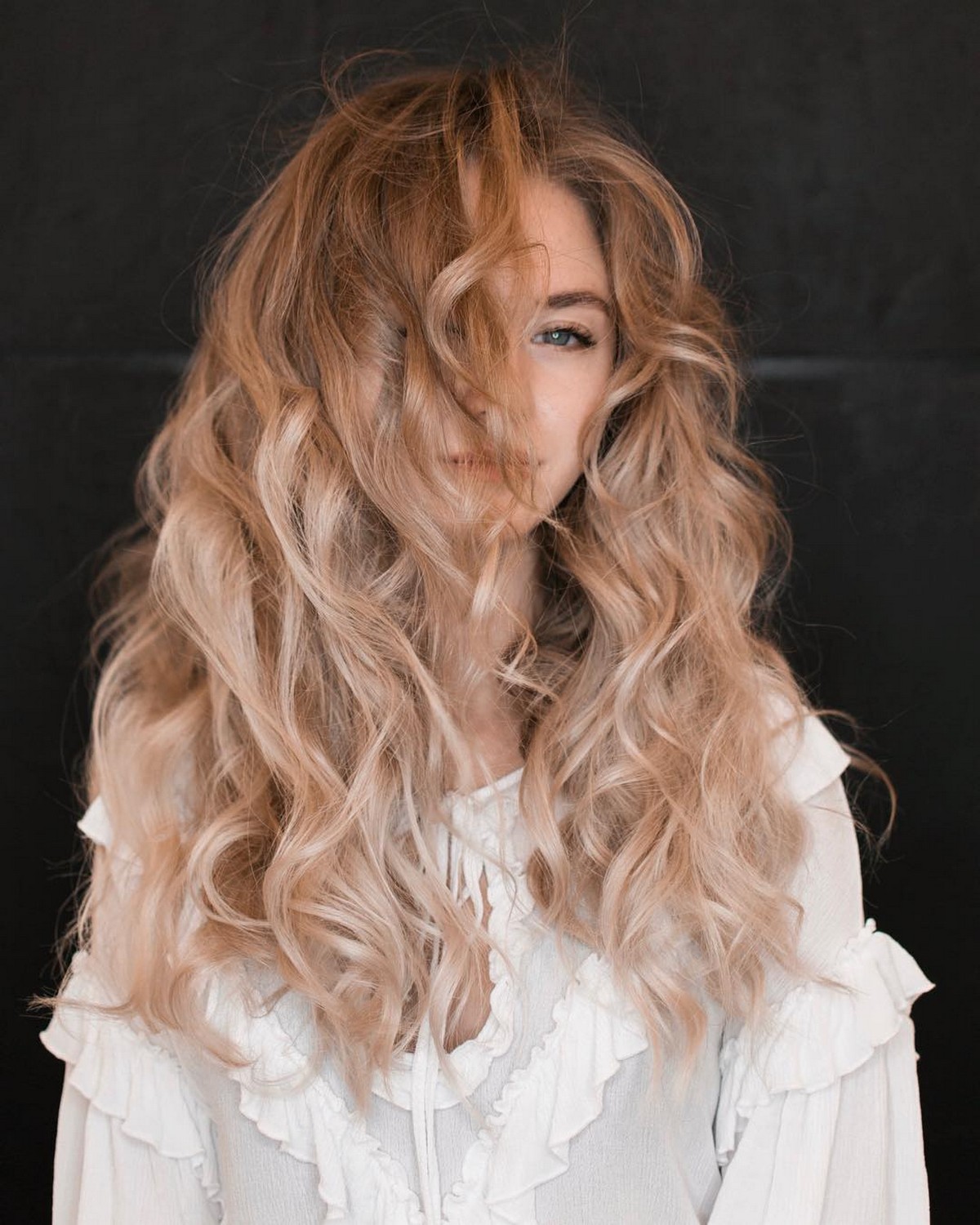 Curly Pearl Blonde Ombre