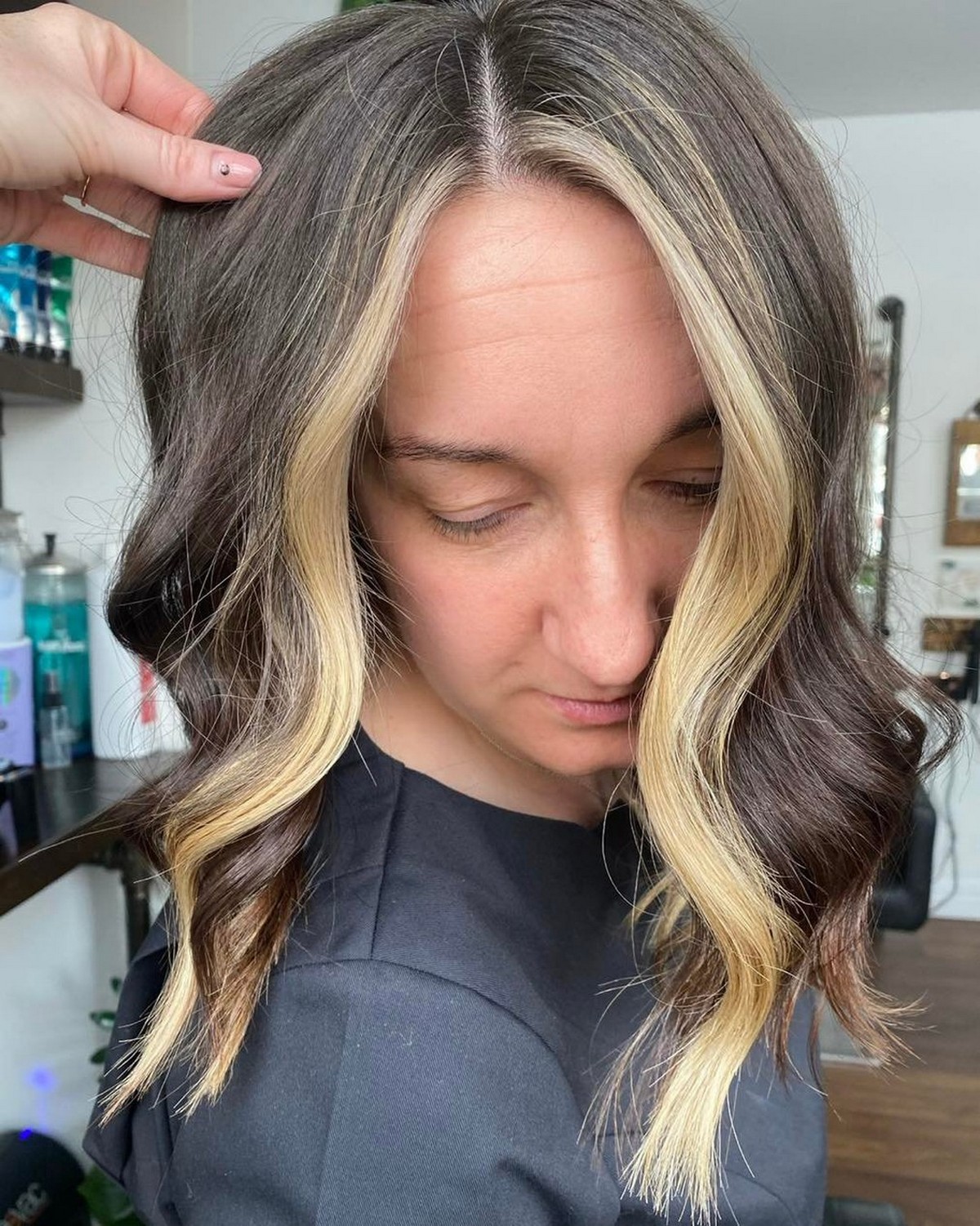 Dark Brown Hair With Chunky Face-Framing Highlights