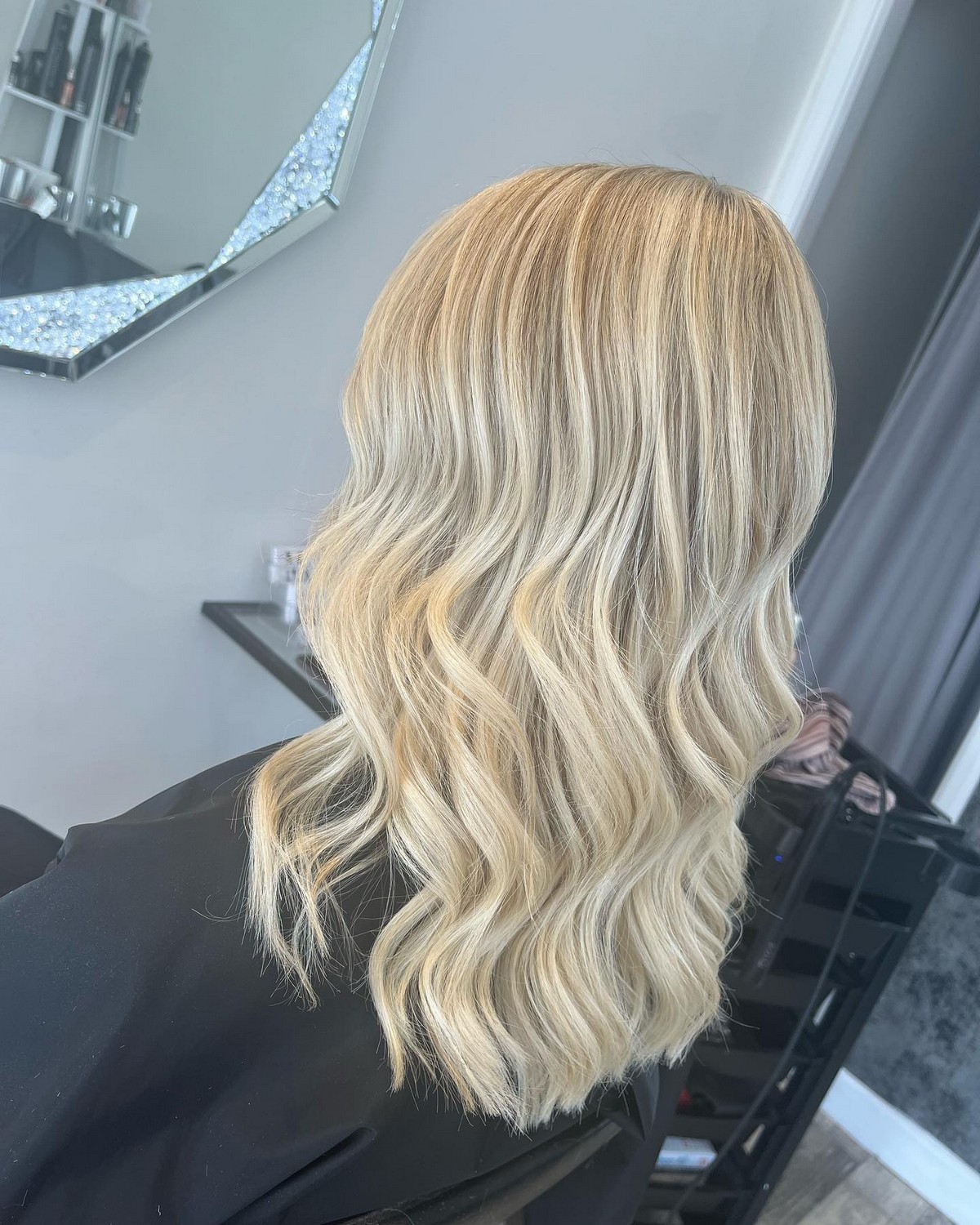 Layer Wavy Blonde Blunt-Cut Hair