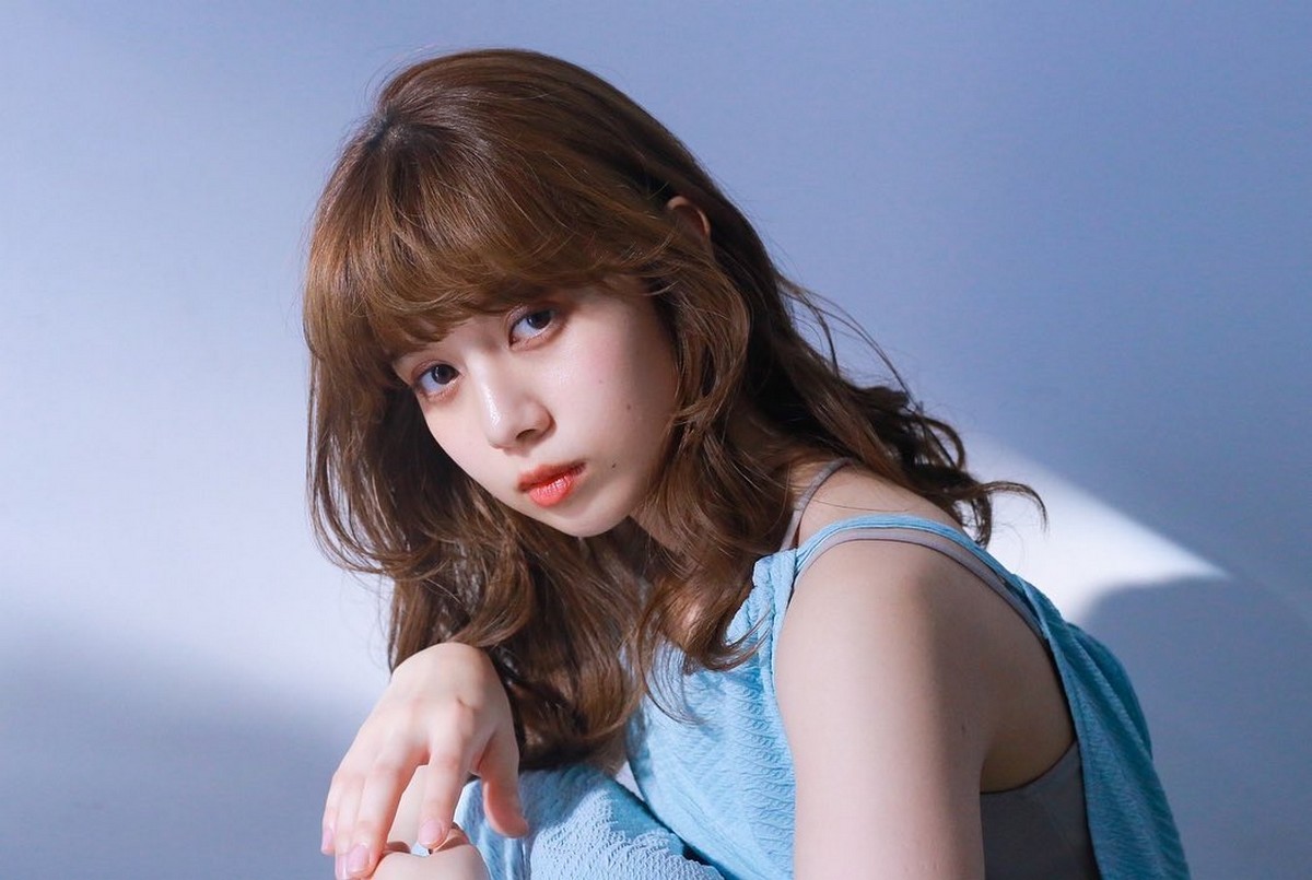 Korean Style Thick Brown Hair With Choppy Bangs