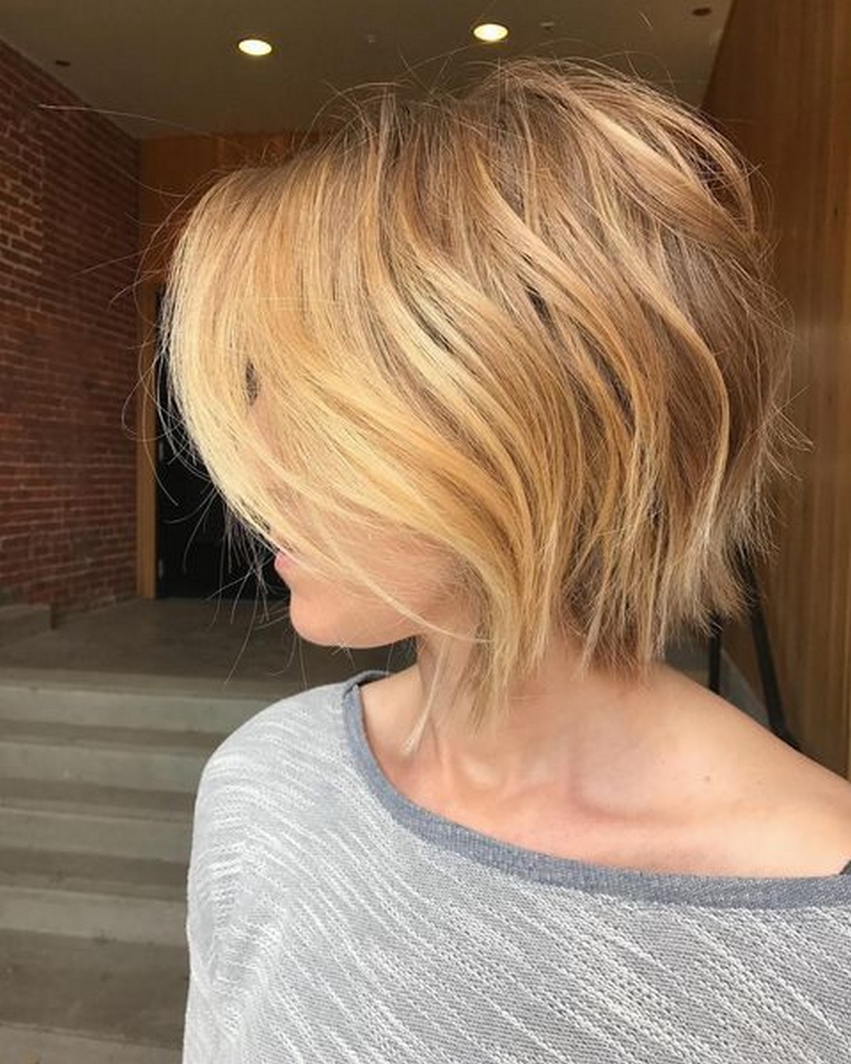 Sun-Kissed Messy Bob