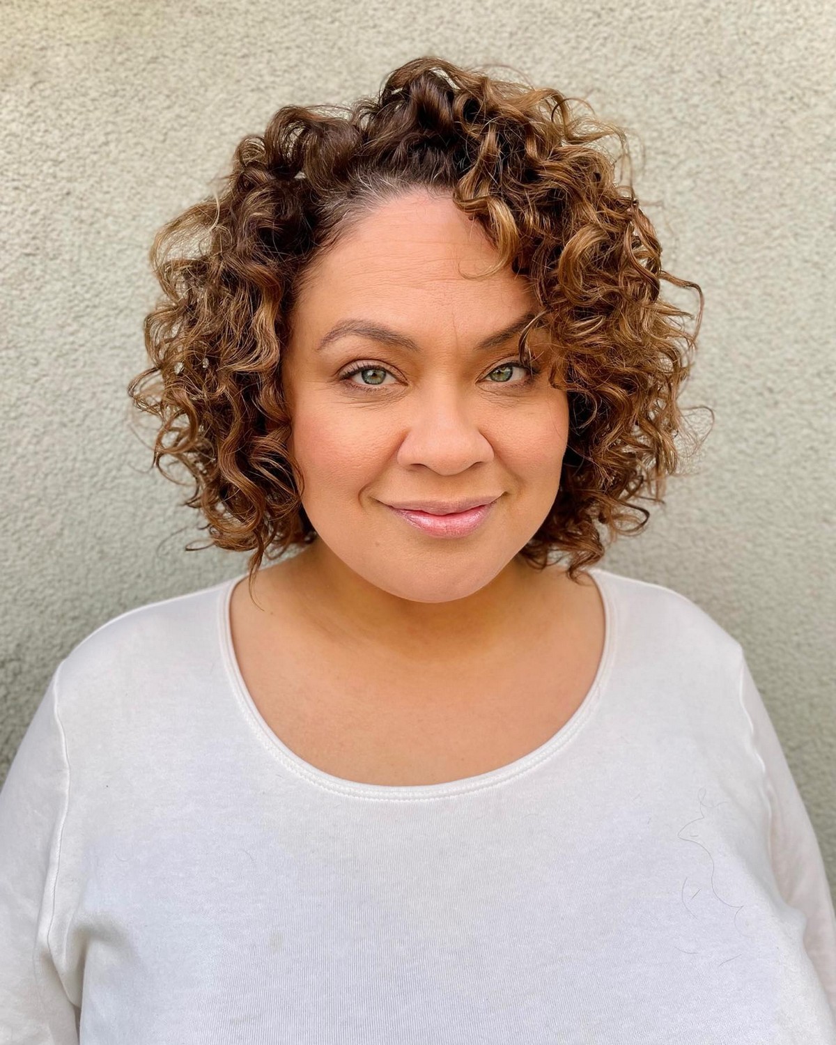Curly Blonde Bob Layered
