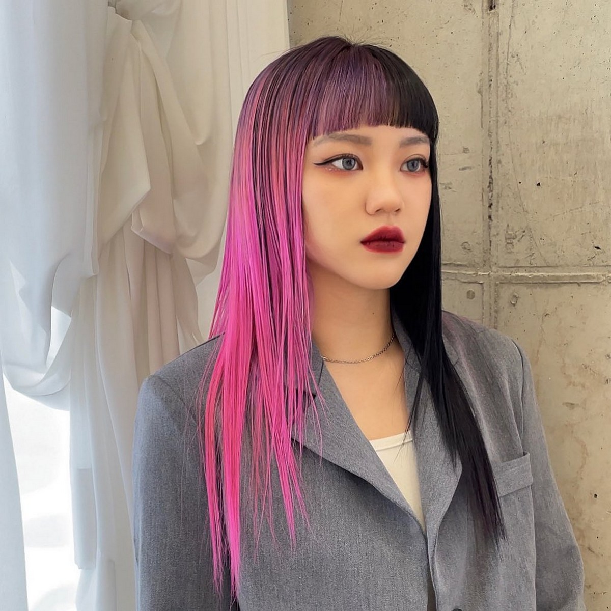 Two-tone Layered Haircut With Blunt Bangs