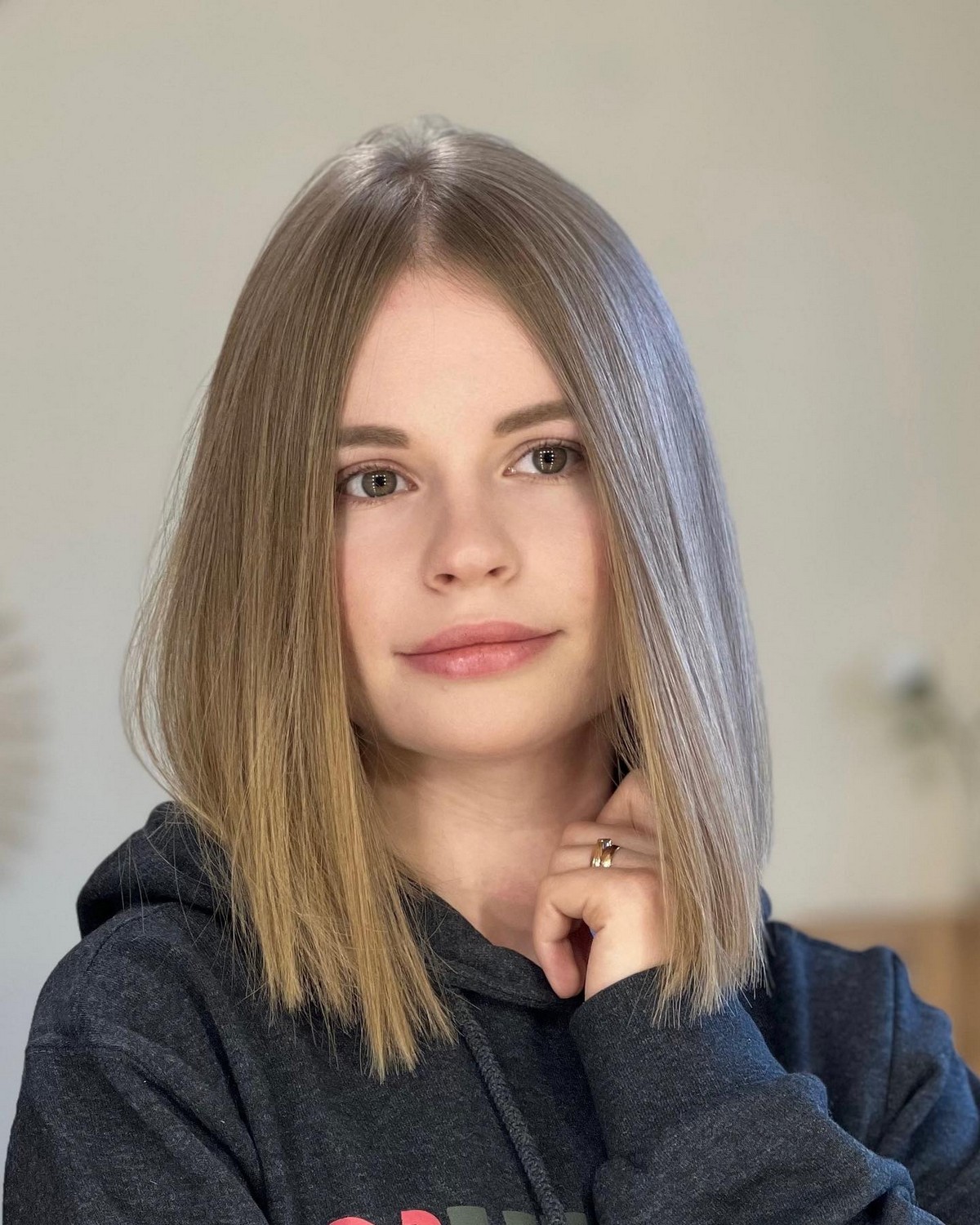 Middle Part With Lob