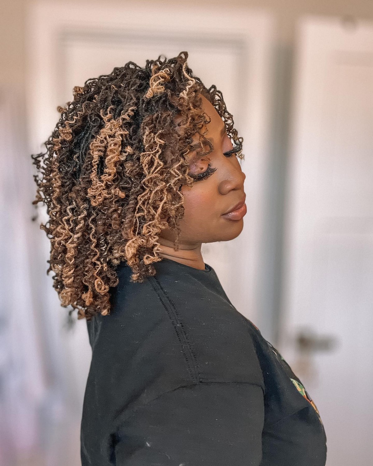 Sisterlocks: The Epitome of Elegance (>250 Locs)