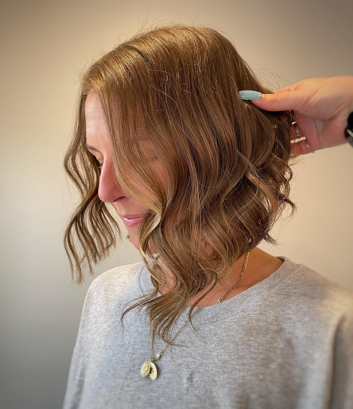 Wavy Asymmetric Bob