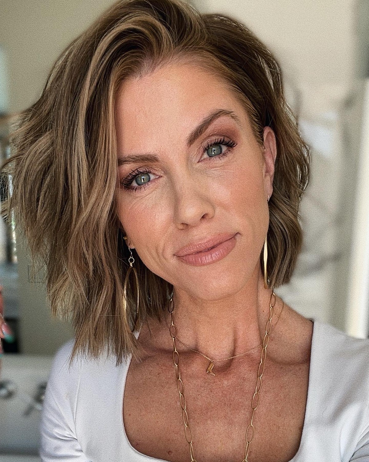 Side-Swept Shaggy Bob For Medium Hair