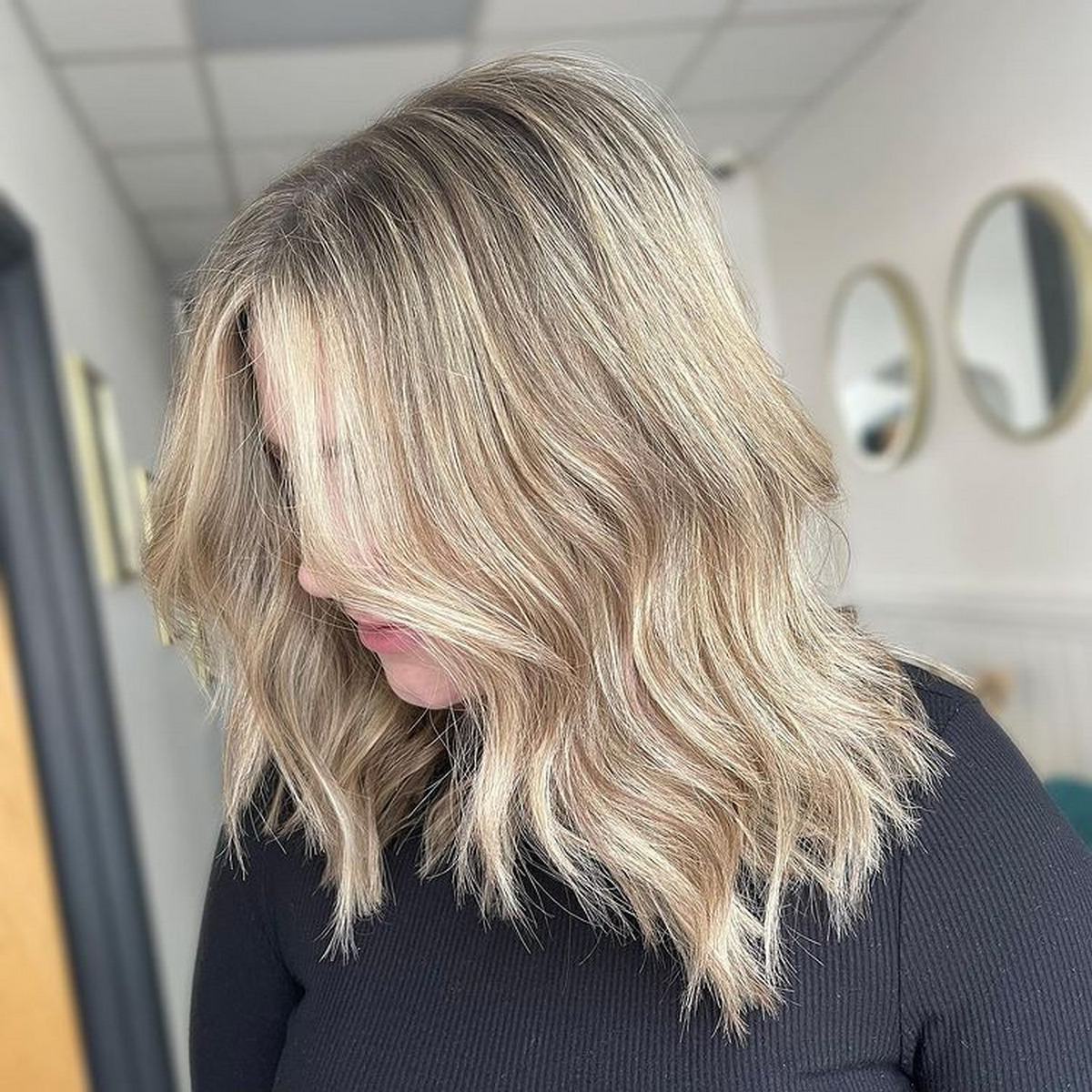 Medium Wavy Hair With Face-Framing Layers