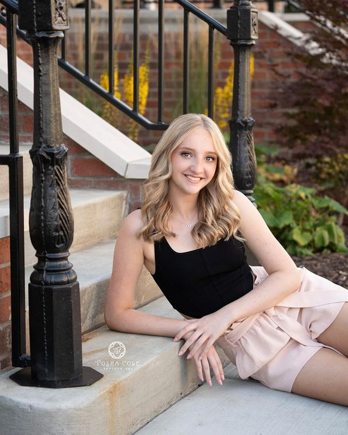 Medium-Length Blonde Hair With Soft Waves