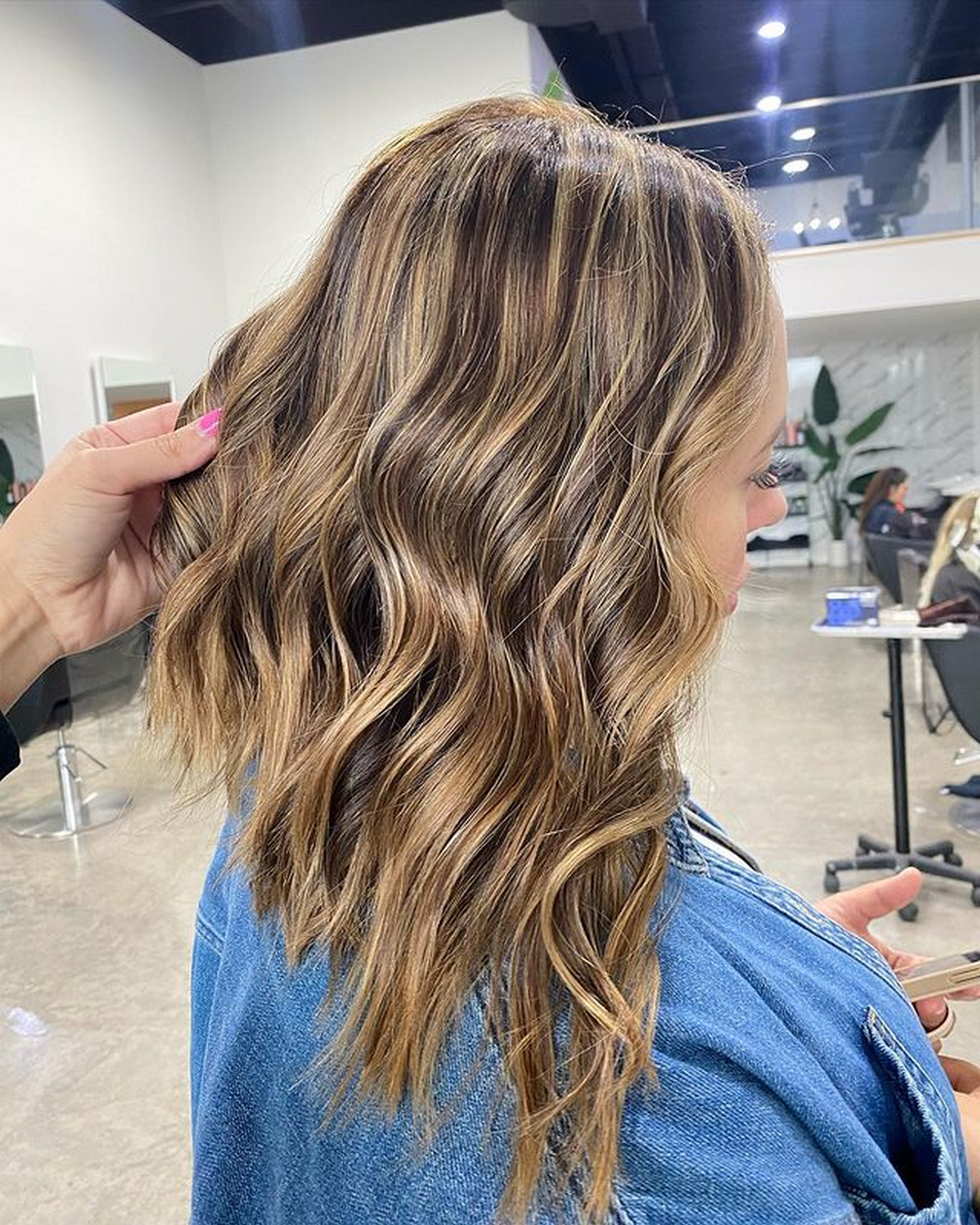 Lob Hair With Golden Blonde Highlights