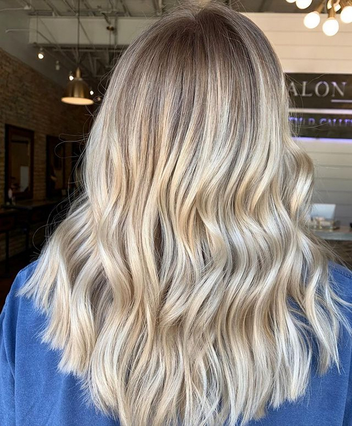 Shadow-Rooted Blonde For Medium-Length Hair