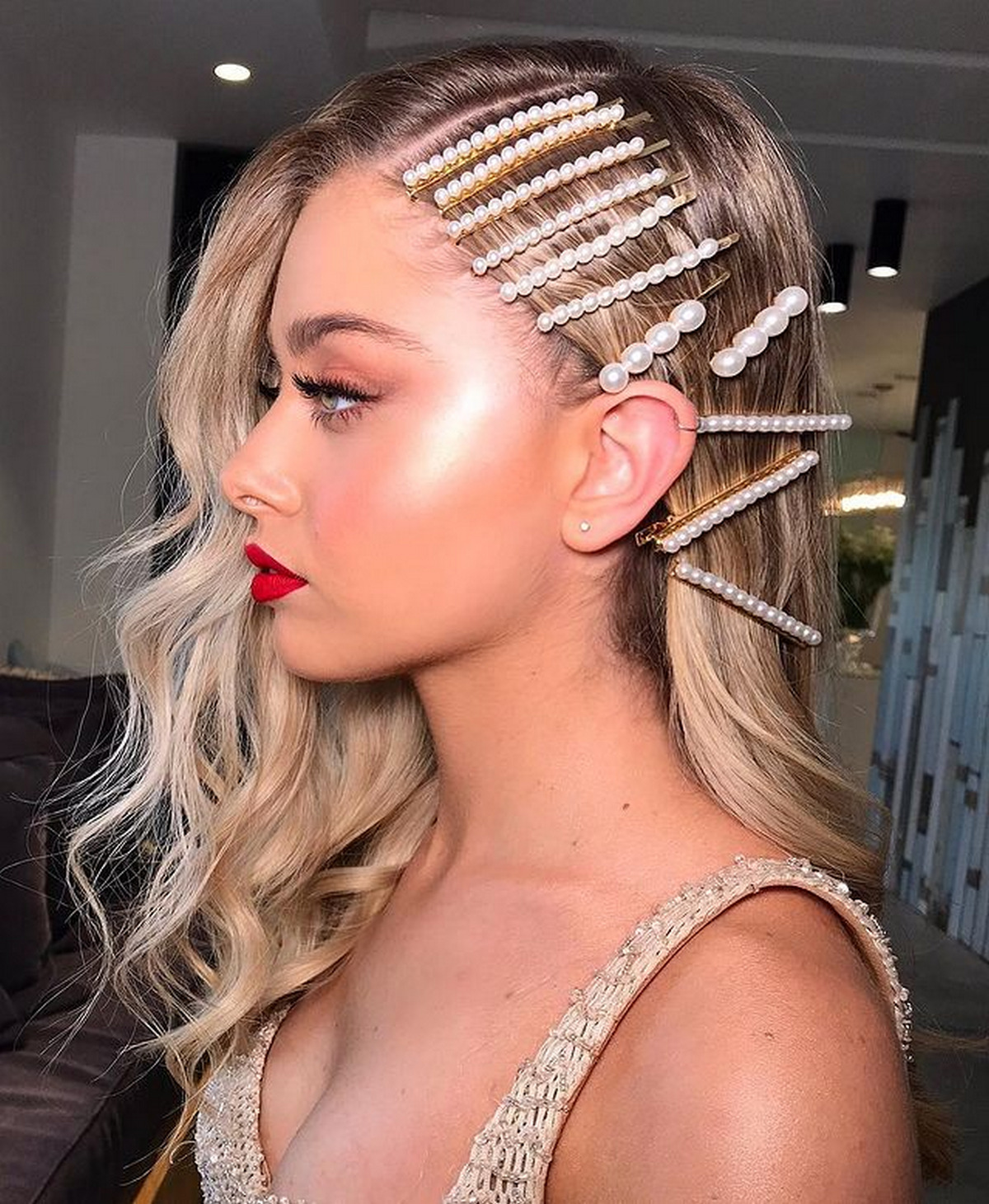 Side-Swept Waves with Hair Accessory
