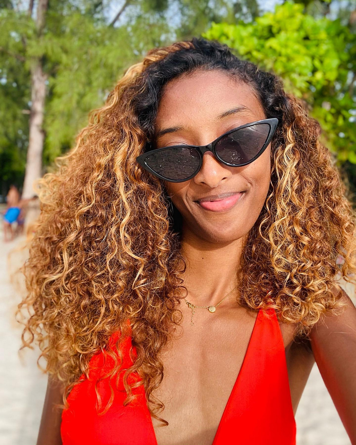 Caramel Blonde Curly With Dark Root
