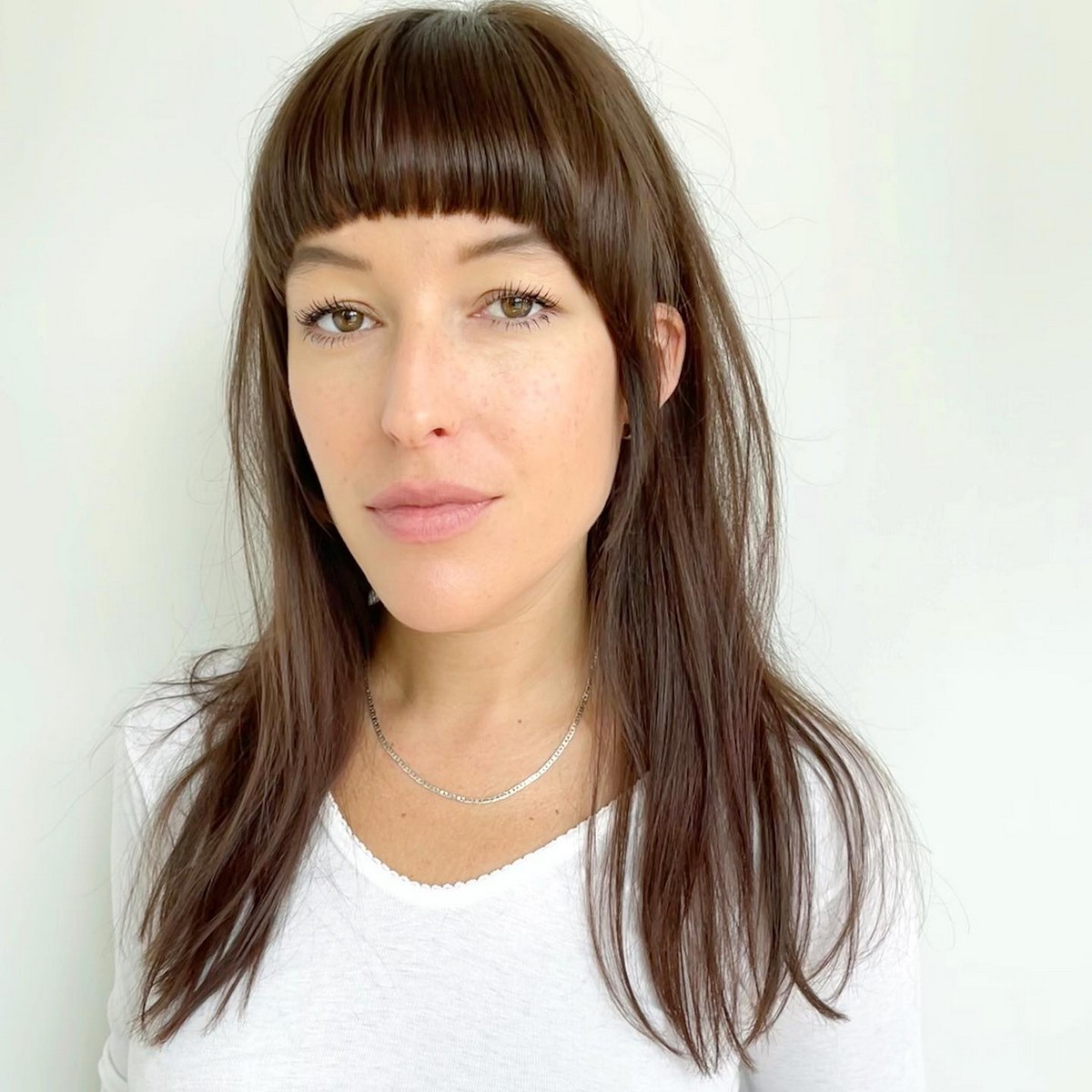 Short Face-Framing Round Bangs