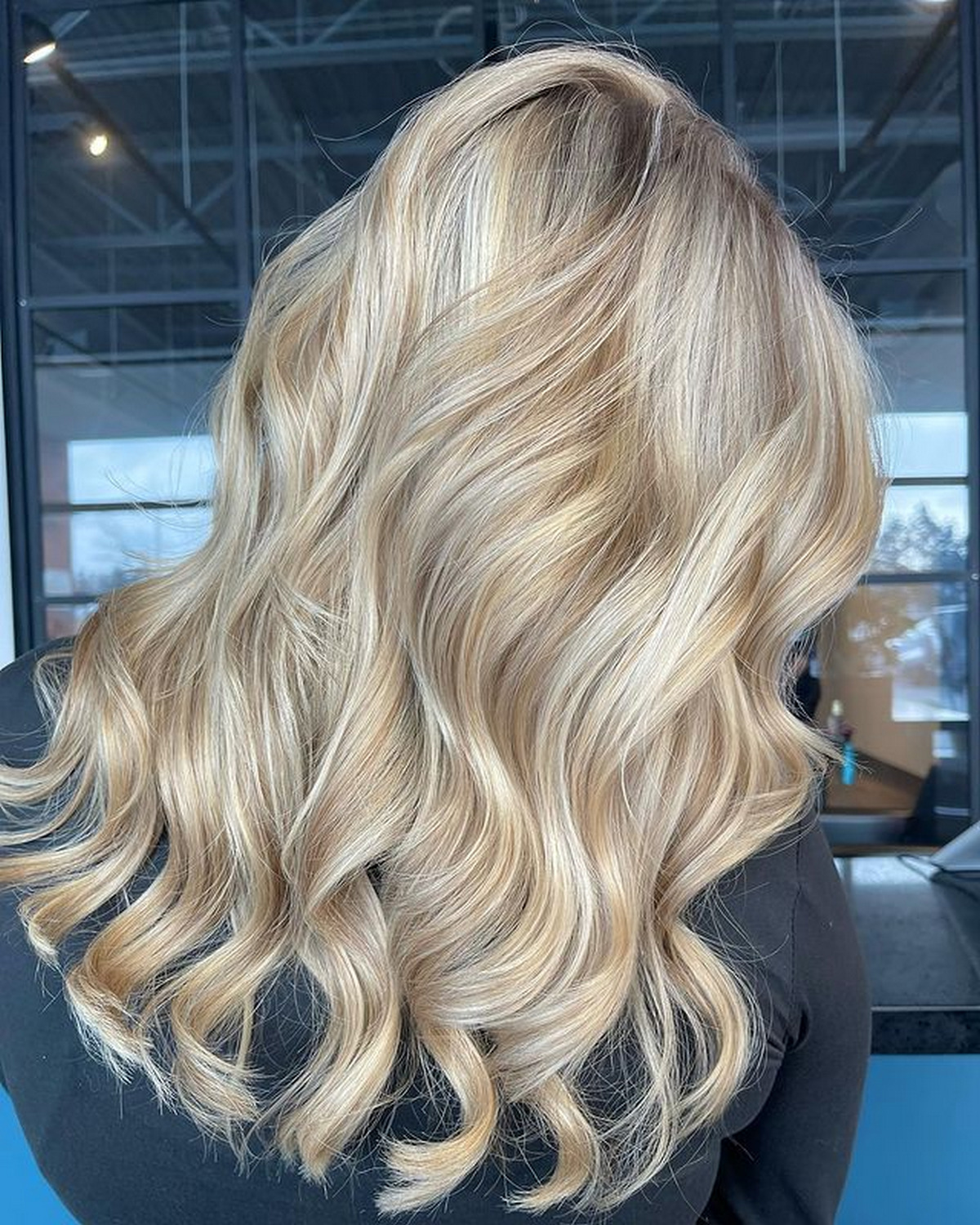 Vanilla Blonde For Medium-Length Hair