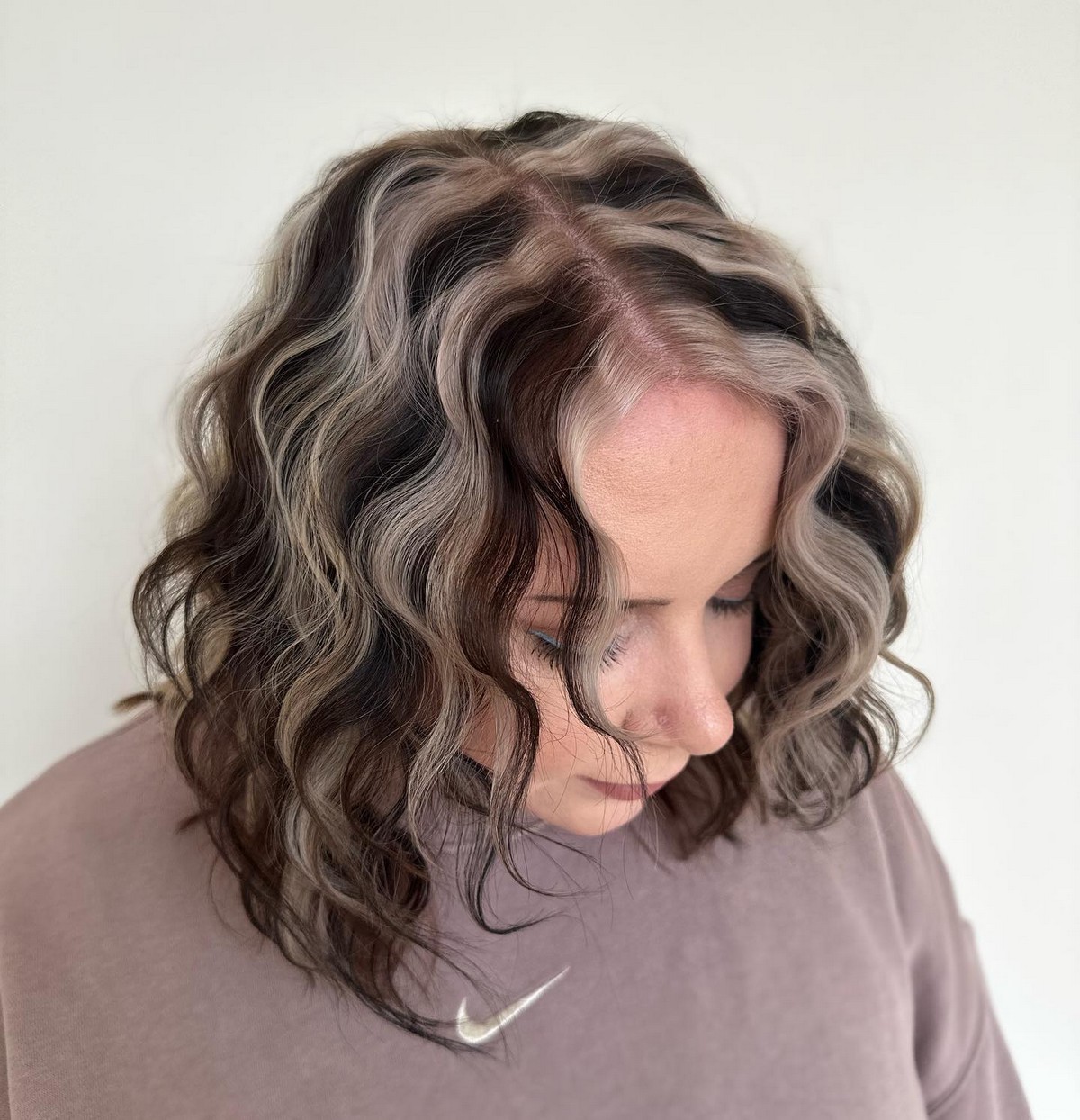 Wavy Medium Bob With Chunky Highlights
