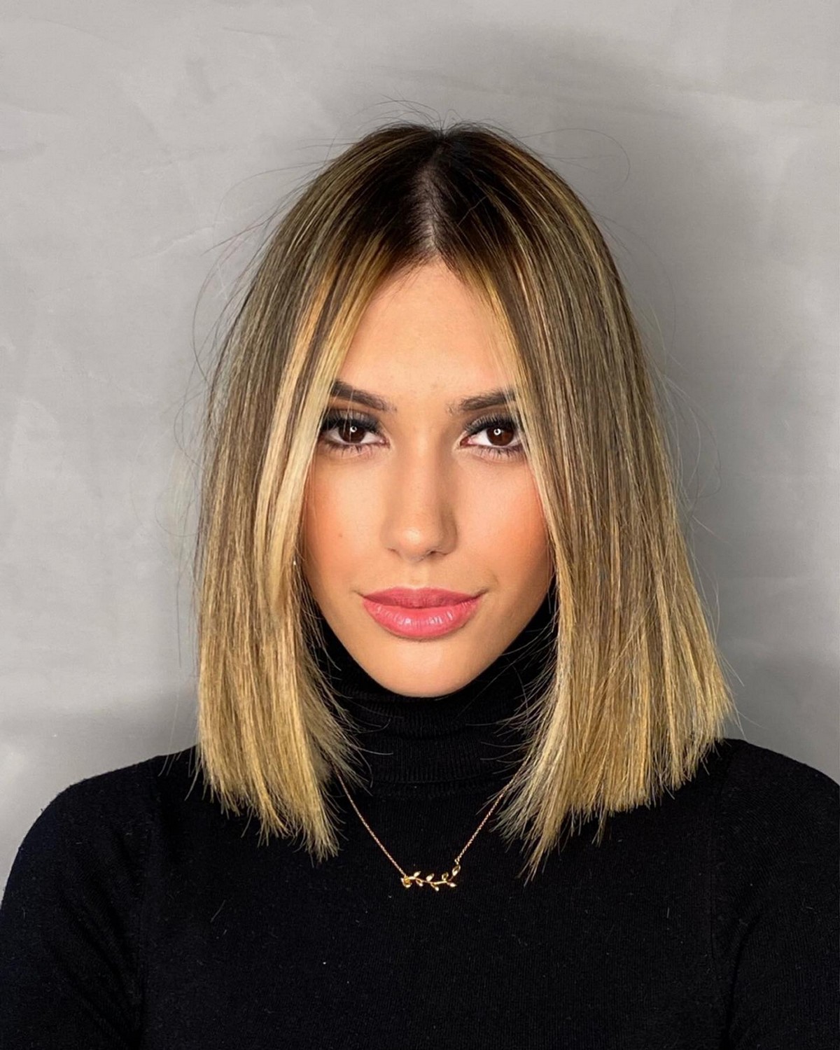 Middle-Parted Lob with Blunt Ends