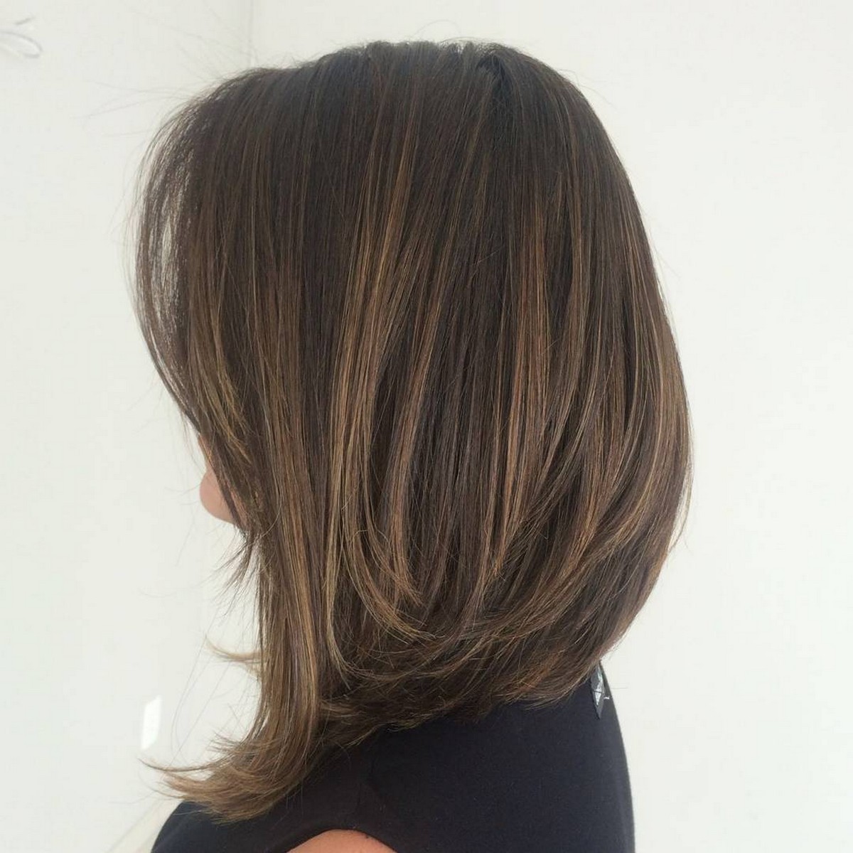 Shoulder-Length Bob With Gentle Babylights