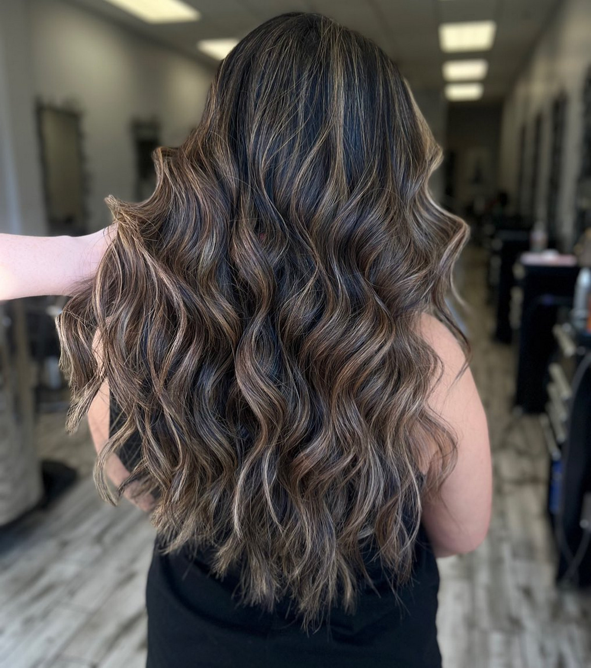 Long Layers Hair With Full Blonde Highlights