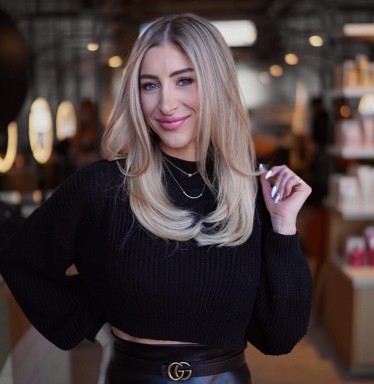 Blonde Hair with Middle Length Swoopy Layers