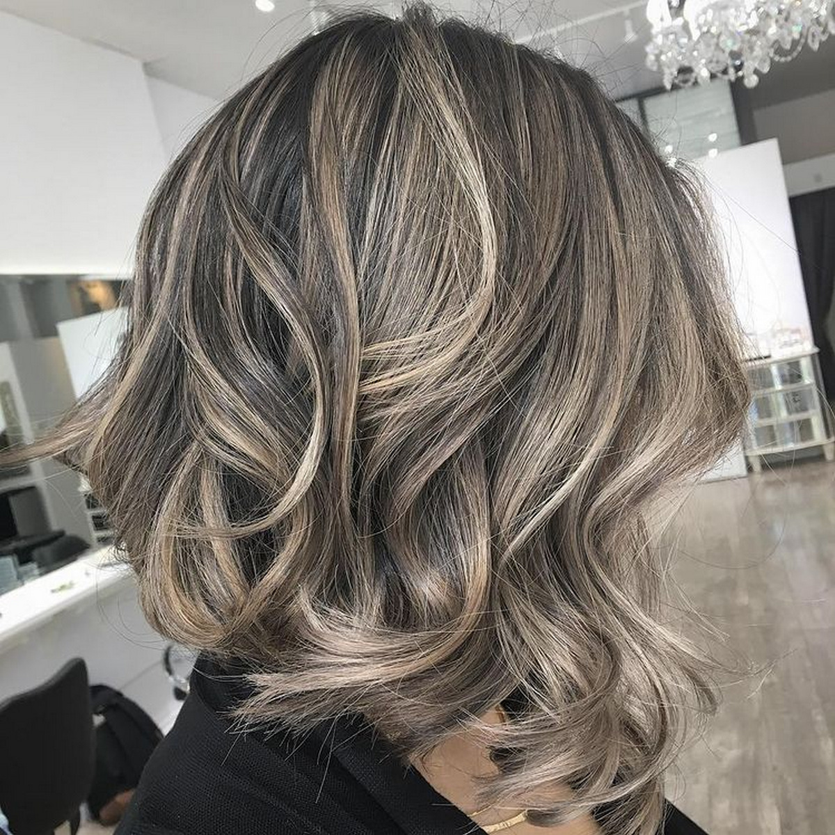 Inverted Lob With Platinum Highlights