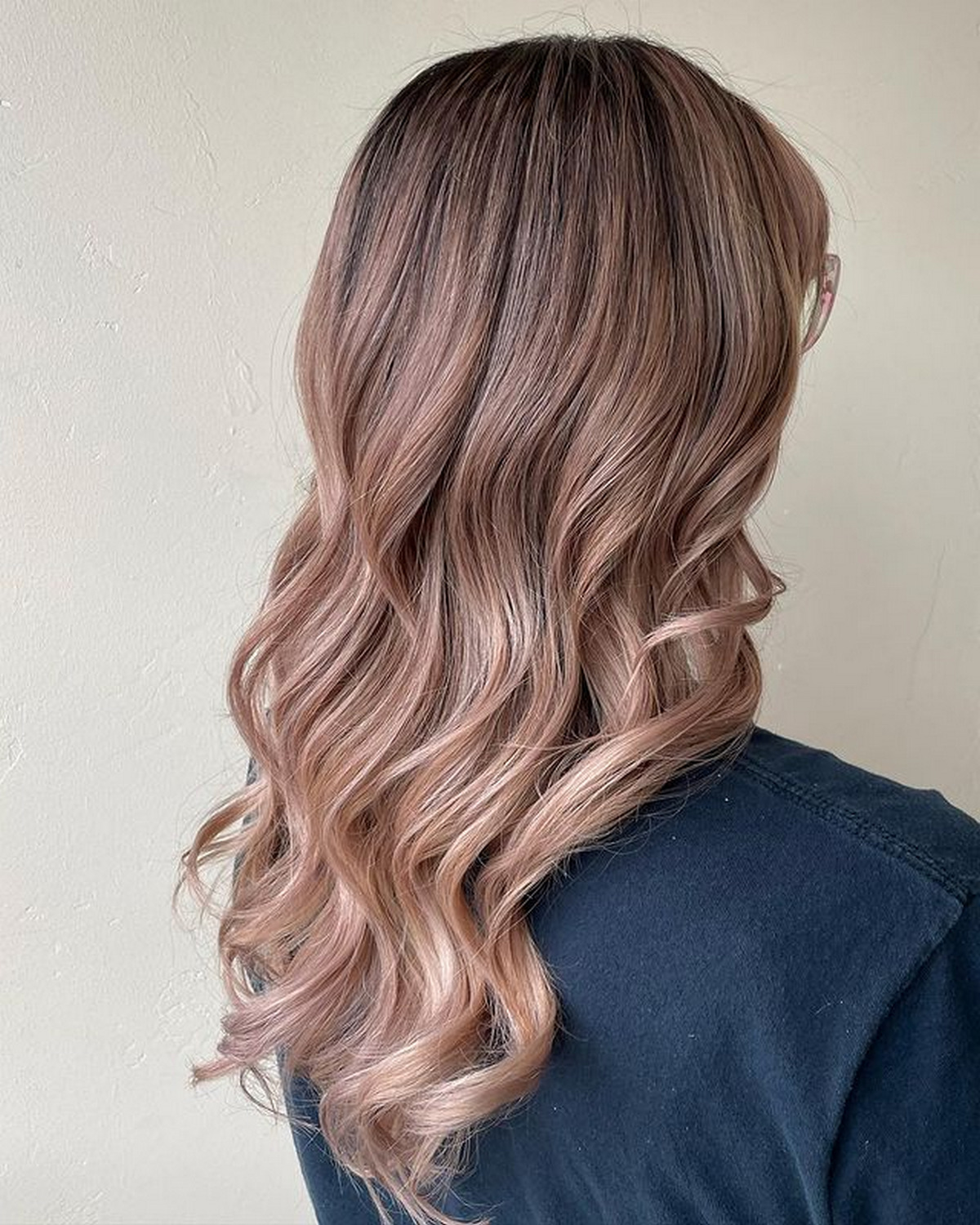Rosegold Hair With Waves For Medium-Length Hair