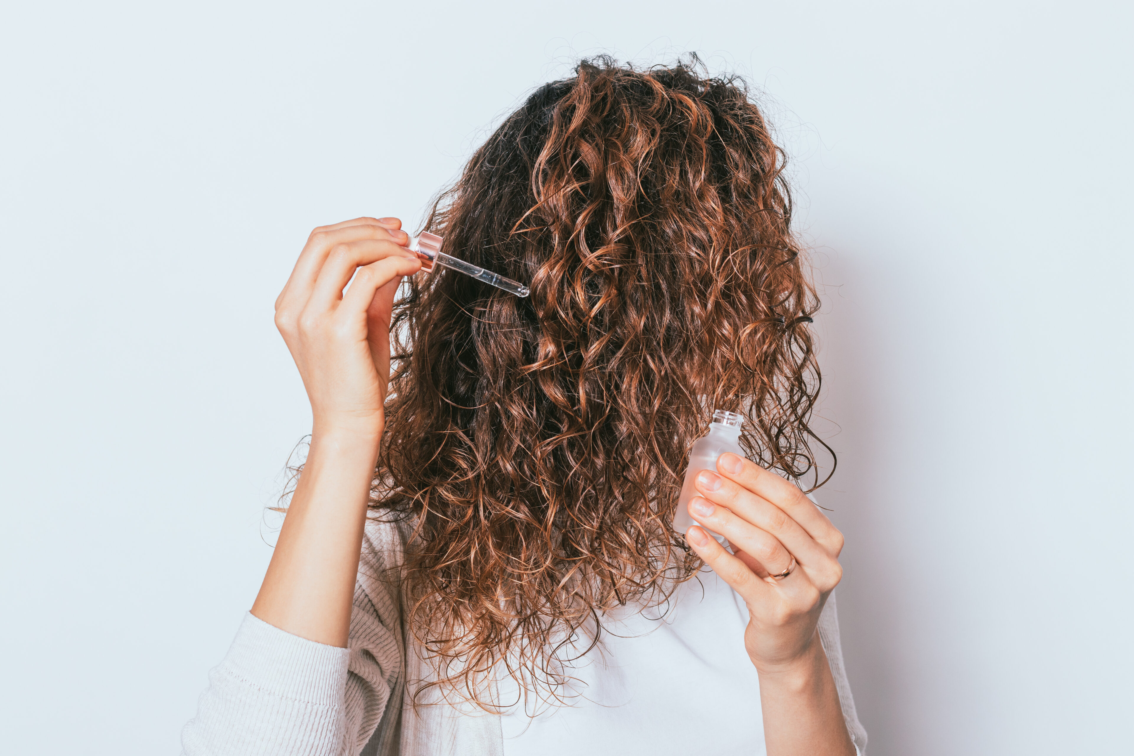 Anti-frizz serum or oil