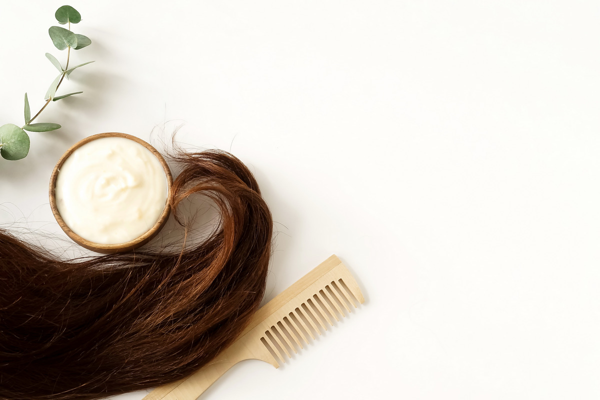 Apply a nourishing hair mask regularly
