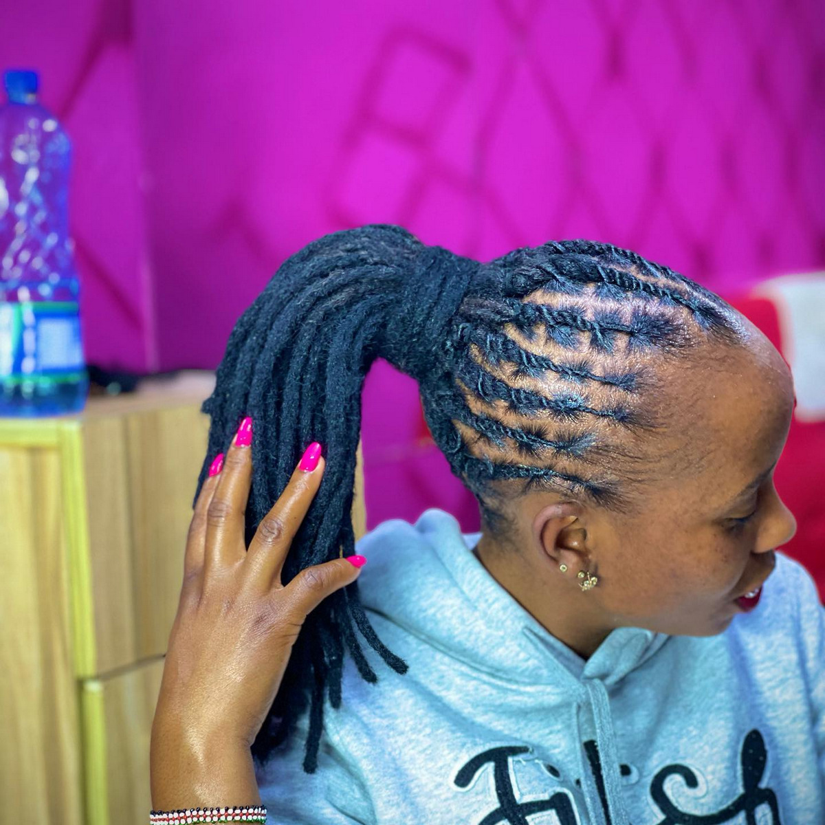 Artificial locs maintenance