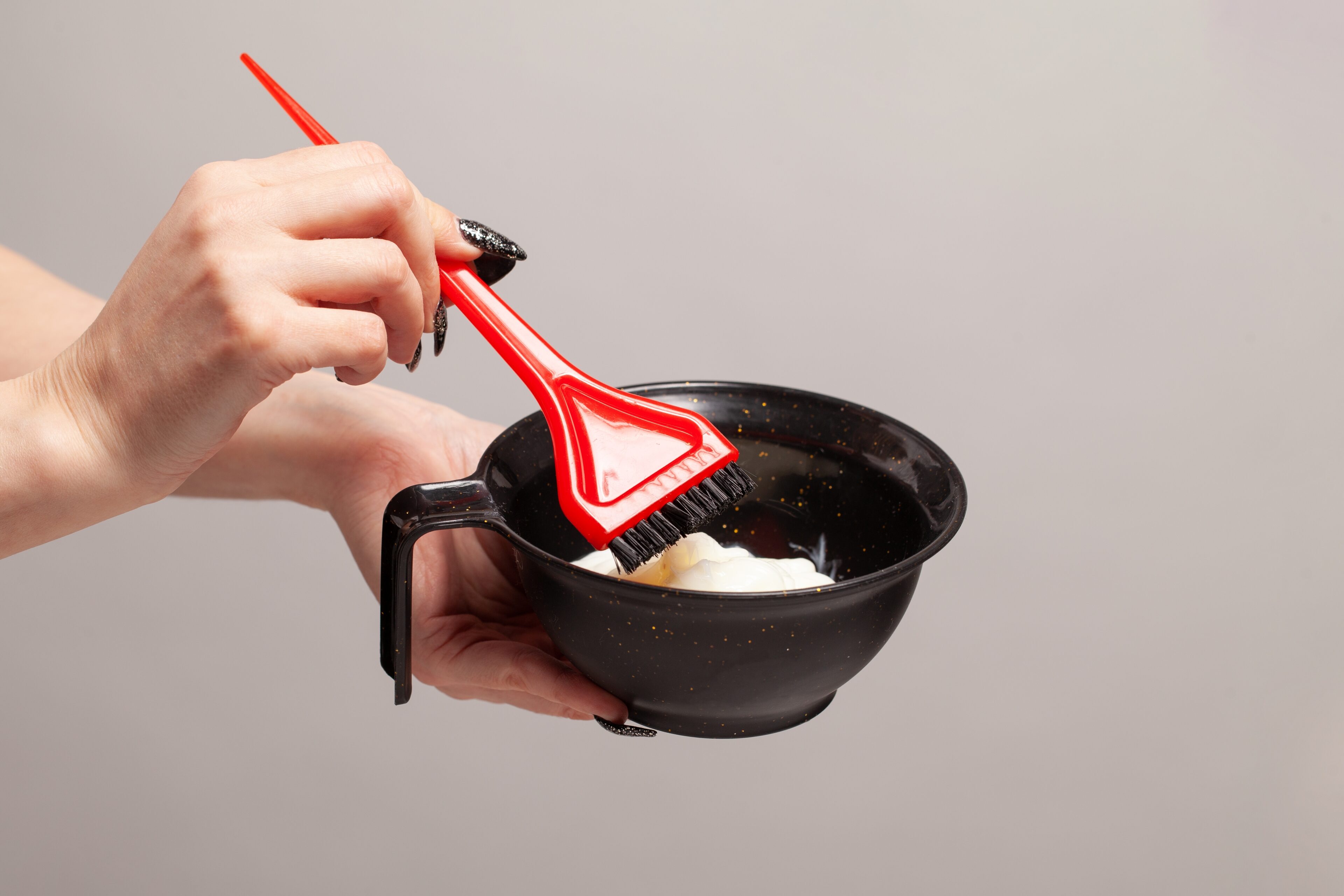 A bowl of dying mixture