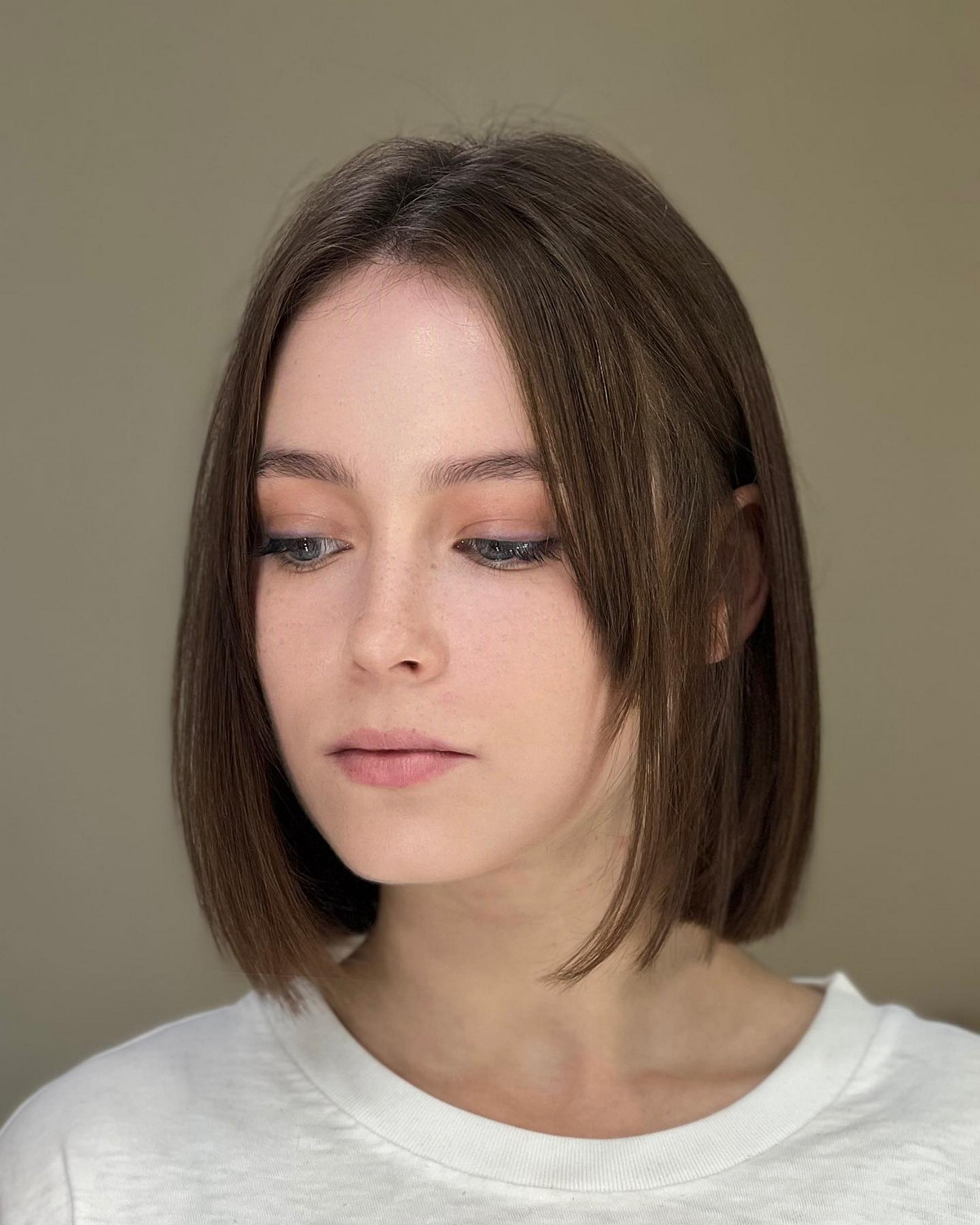 Classic bob hairstyle for oval face 