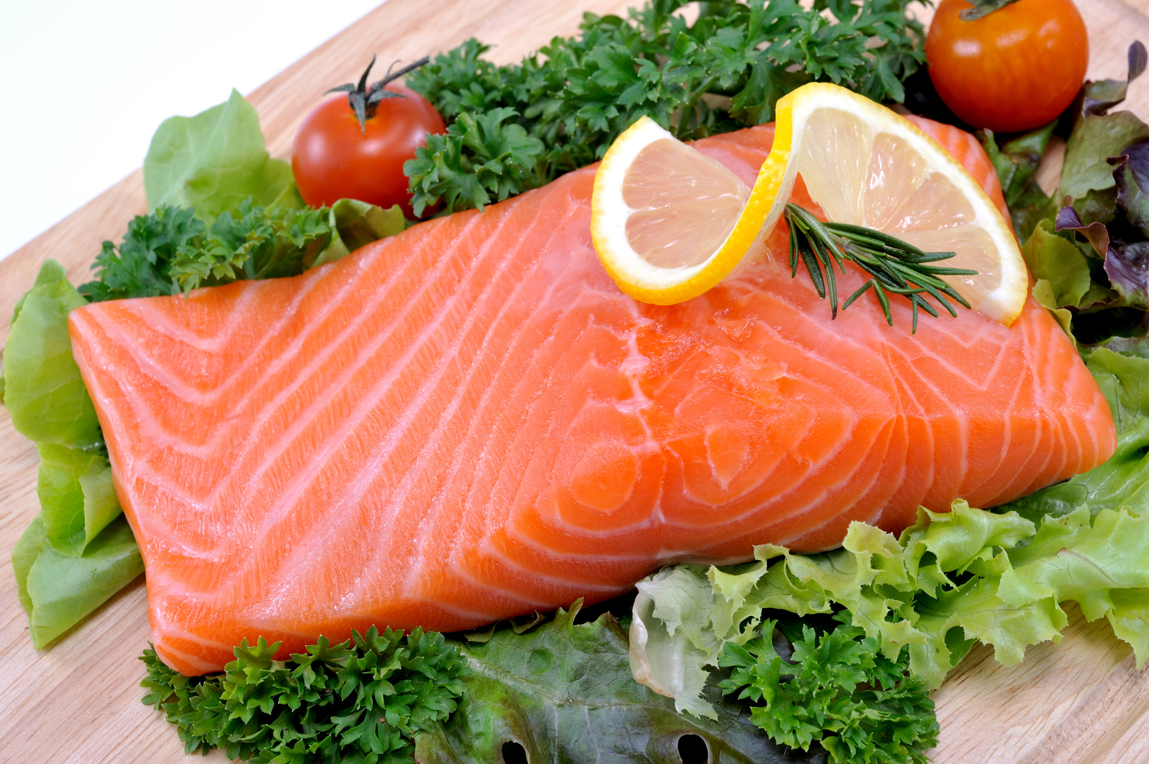 Fresh salmon with vegetables